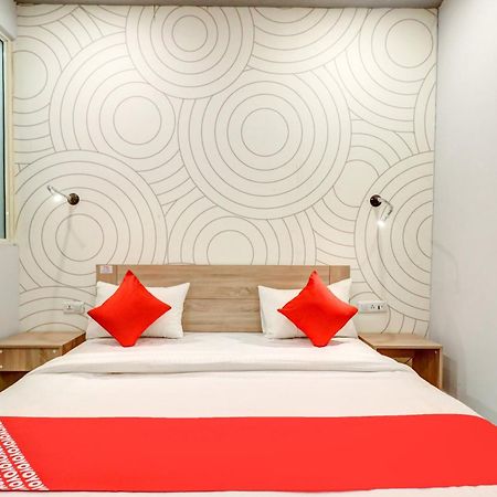 Hotel O Jps Grand Hotel Нью-Дели Экстерьер фото