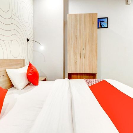 Hotel O Jps Grand Hotel Нью-Дели Экстерьер фото